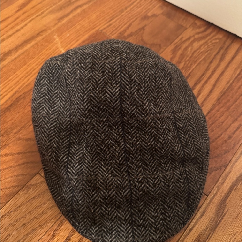 Bates Classic Herringbone Cap in Black and Gray